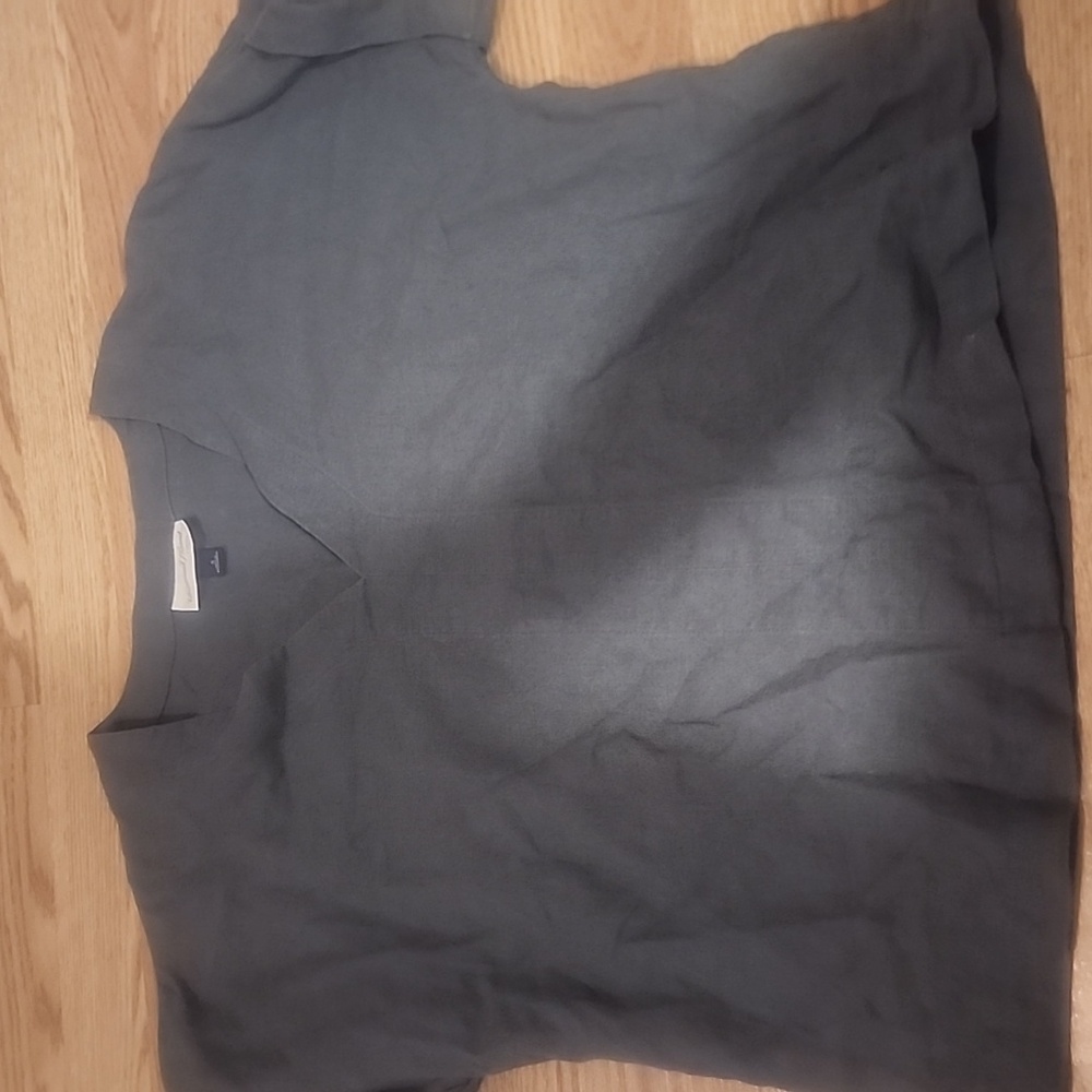 T shirt v neck